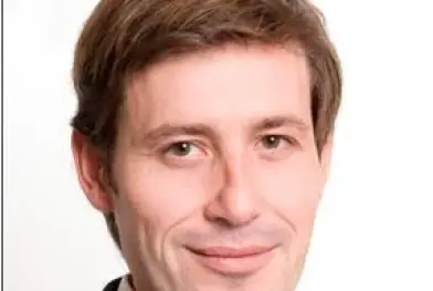 Julien Hereng, ancien VP d'A.T. Kearney, rejoint EY-Parthenon comme partner