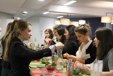 Cocktails et networking au féminin chez Oliver Wyman