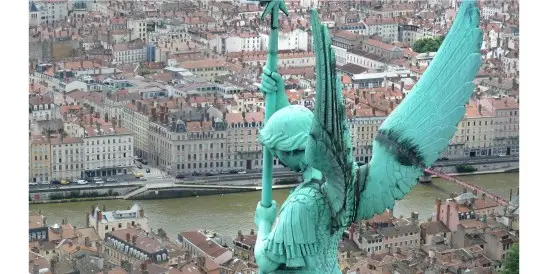 Lyon, Bordeaux, pourquoi les cabinets s’installent en région ?