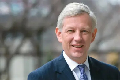 Justin Trudeau nomme Dominic Barton ambassadeur en Chine